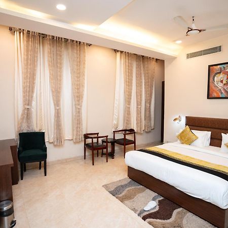 Hotel Radiance Courtyard Варанаси Экстерьер фото