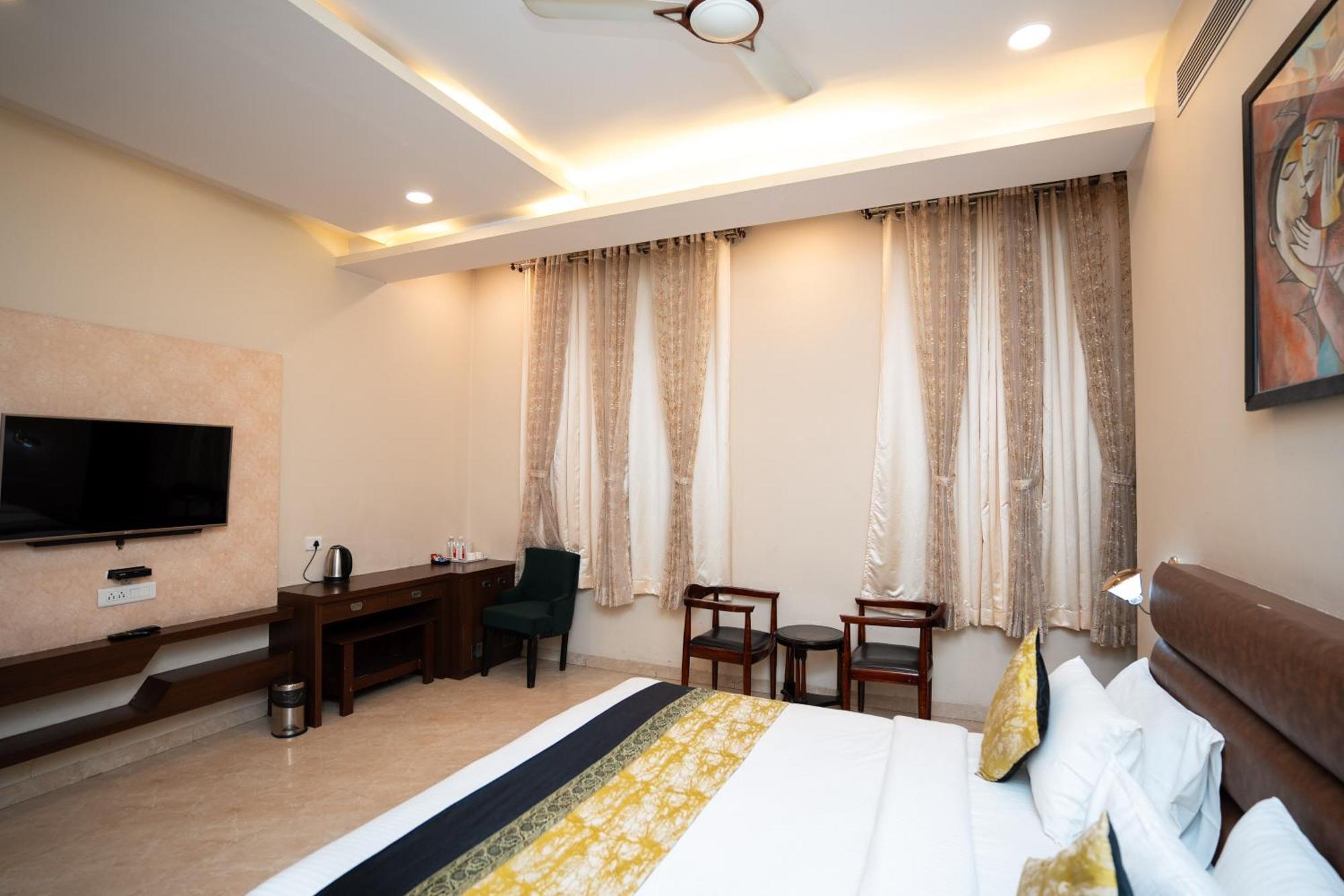 Hotel Radiance Courtyard Варанаси Экстерьер фото